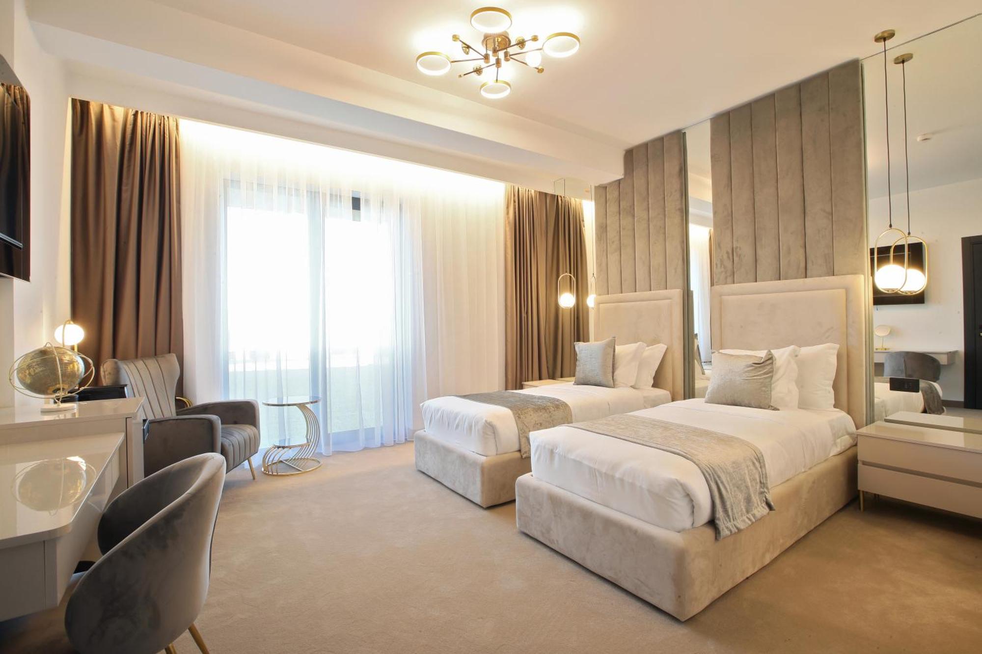 Hotel Artemis Орадя Екстер'єр фото